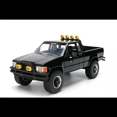 TOYOTA SR5 PICKUP 1985 with MARTY´S SKATEBOARD(1/24)
