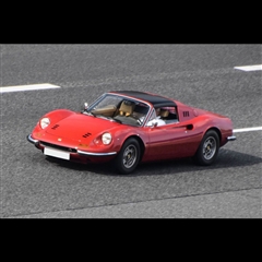 FERRARI DINO 246 GTS 1972(1/18)